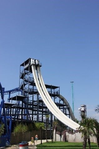 The Stukas Tree slide at Caneva World