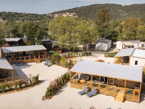 Discover the Supreme Deluxe Lounge Premium Zone at Roan Camping Domaine des Naïades.