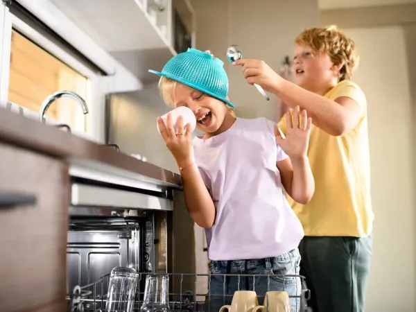 The Roan Comfort Plus Relax features a dishwasher.