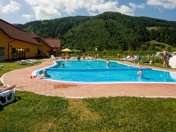 Swimming pool and children's pool at Roan camping Bella Austria.