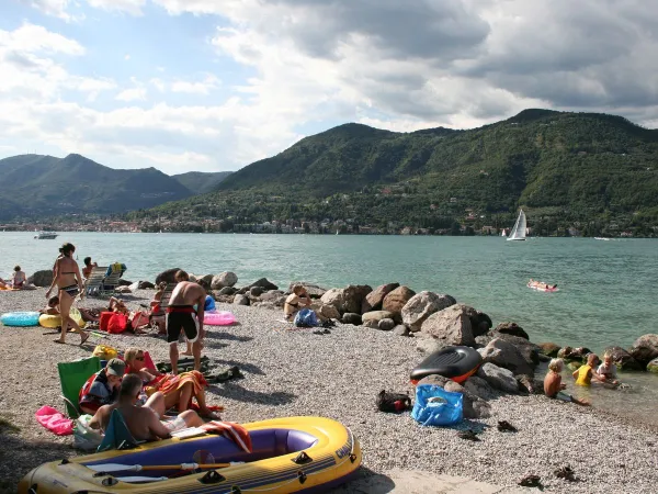 Pebble beach near Roan camping Eden.