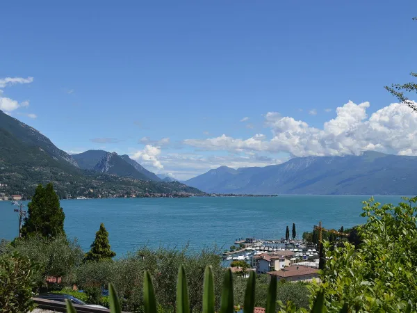 Overview of the beautiful Lake Garda close to Roan camping Eden.