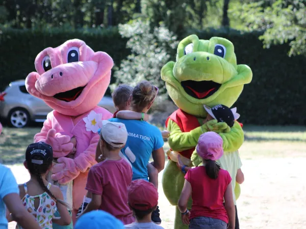 Animatie mascottes op Roan camping La Grand Terre.