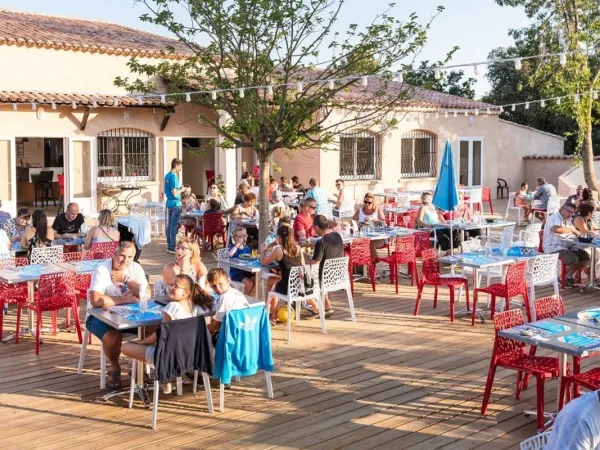 Terrace in the sun at Roan camping Du Verdon.