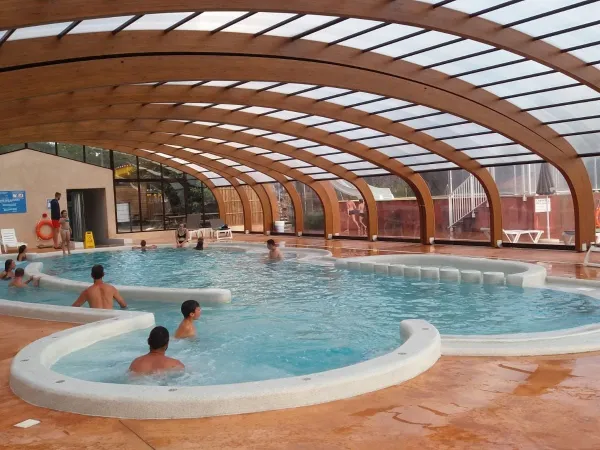 Indoor pool at Roan camping Du Verdon.