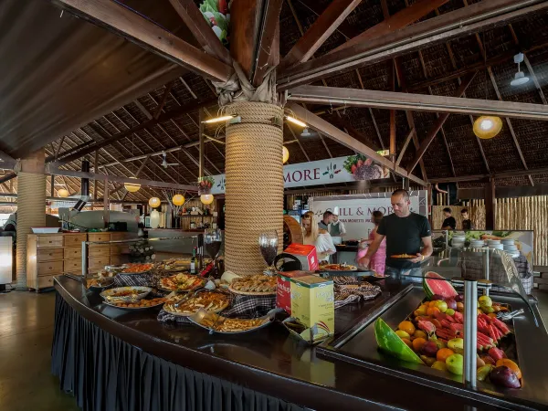 Buffet at Roan camping hu Park Albatros village.