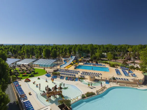 Overview of swimming pools at Roan camping Domaine de La Yole.