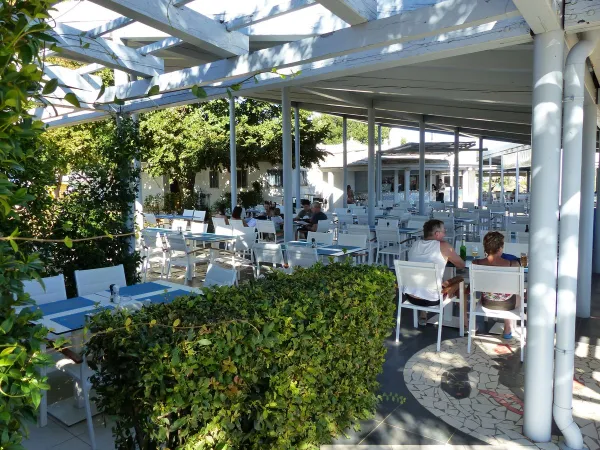 A terrace at Roan camping Polari.