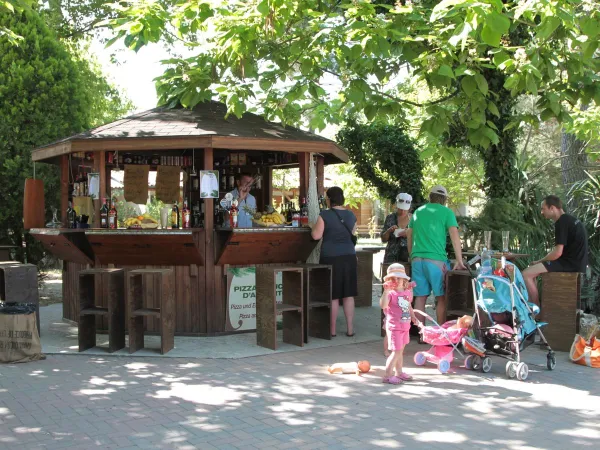 Thematic bar at Roan camping Tahiti.