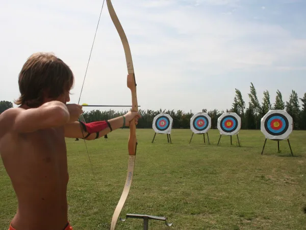 Archery at Roan camping Tahiti.