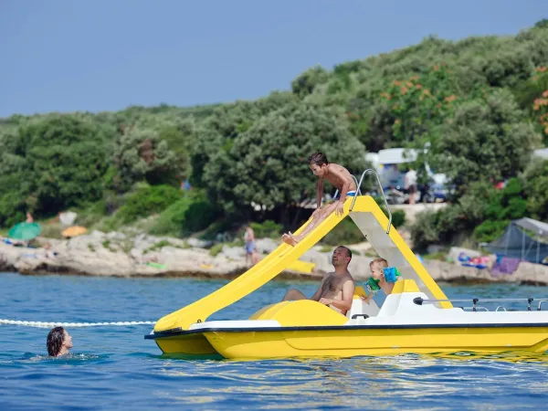 Pedal boats at Roan camping Vestar.