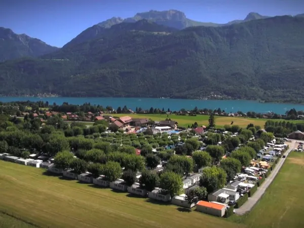 Overview Roan camping L'Ideal near Lake Annecy.