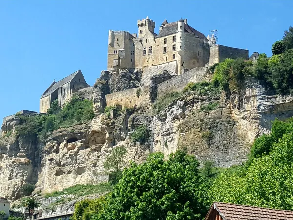 Castle of Beynac near Roan camping Avit Loisirs.