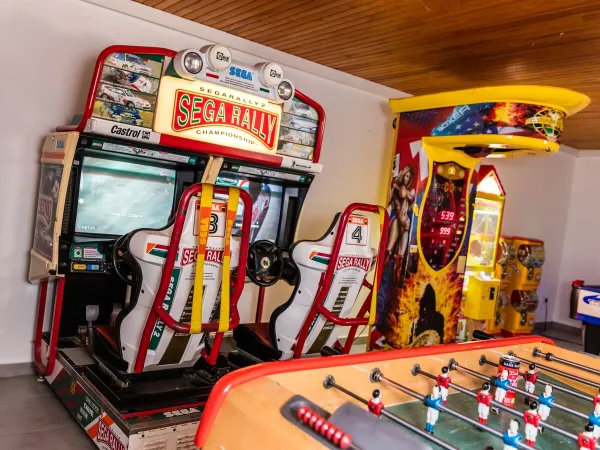 Games arcade at Roan camping La Chapelle.