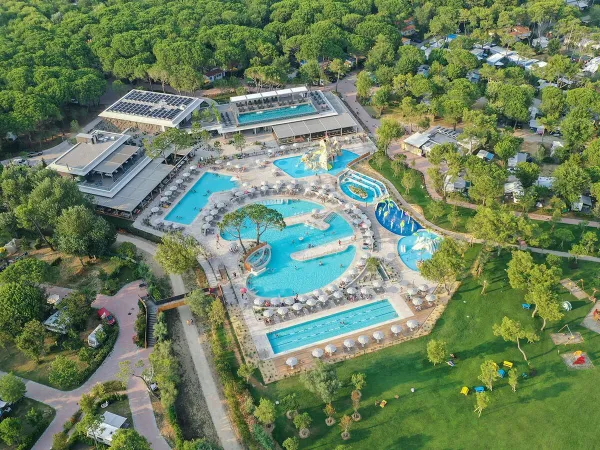 Overview pool at Roan camping Mediterraneo.