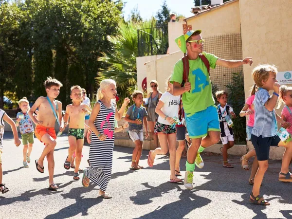 Children's entertainment at Roan camping Domaine Noguière.