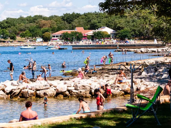 Pebble beach of Roan camping Park Umag.