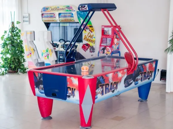 Airhockey op Roan camping Caballo de Mar.