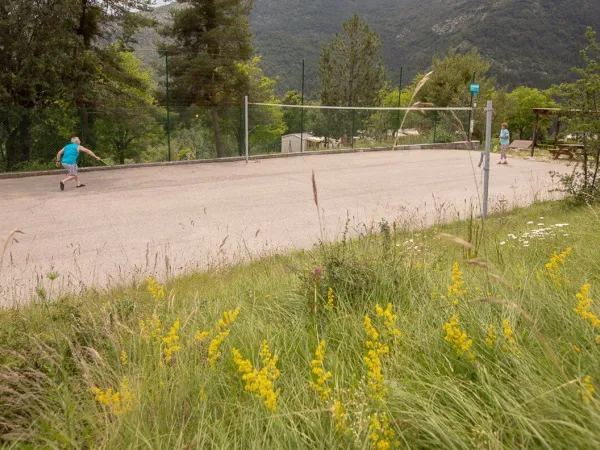 Badminton court at Roan camping Les Collines.