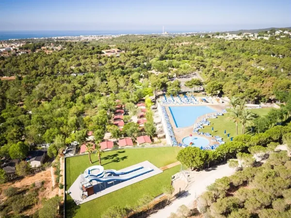 Overview pool complex at of Roan camping Vilanova Park.