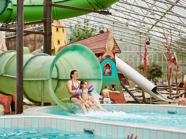 Slide in the indoor pool at Roan camping Terspegelt.