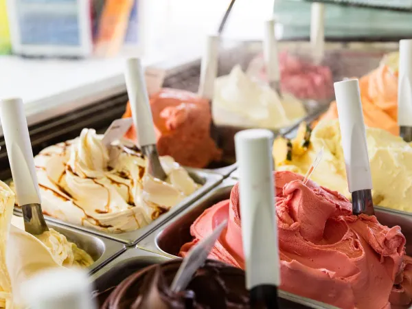 Italian ice cream at Roan camping hu Altomincio village.