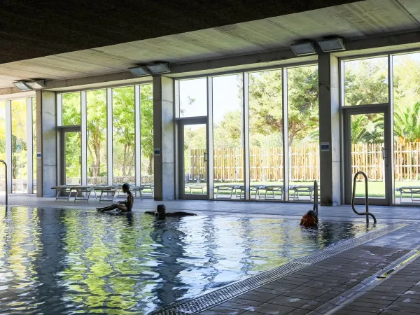 Indoor pool at Roan camping Vilanova Park.