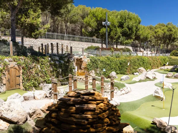 Mini golf courses at Roan camping Vilanova Park.