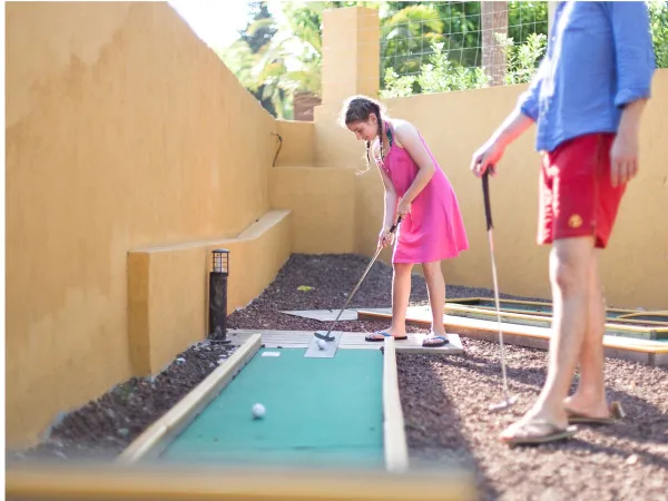 Mini golf at Roan camping Tucan.