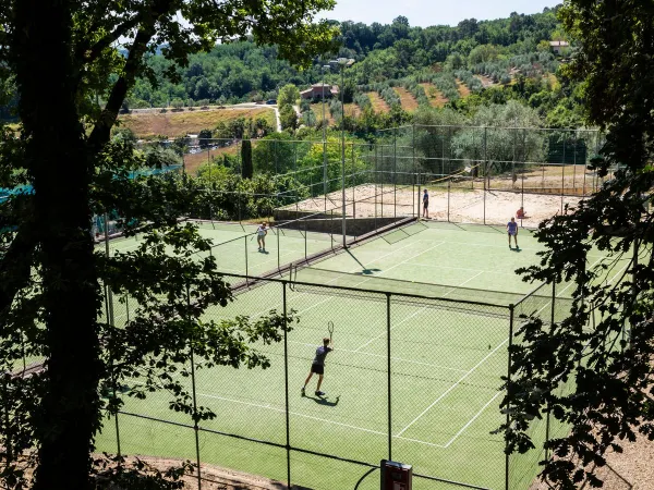 Tennis courts at Roan camping Norcenni Girasole.