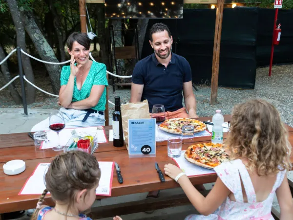 Dine at the restaurant of Roan camping hu Montescudaio village.