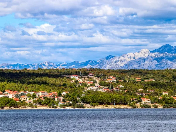 Overview of the village of Karin.