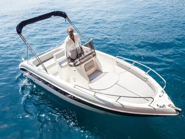 Boating at Roan camping Lido Verbano.