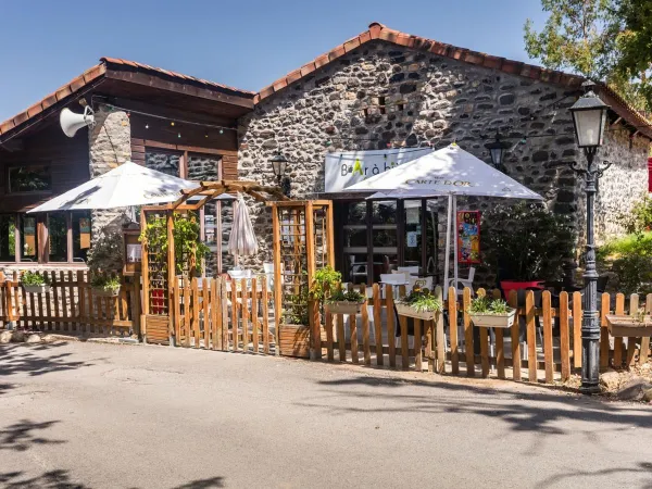 Cozy location at Roan camping Le Pommier.