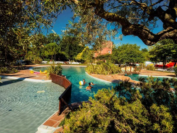 The swimming pool at Roan camping Serignan Plage.