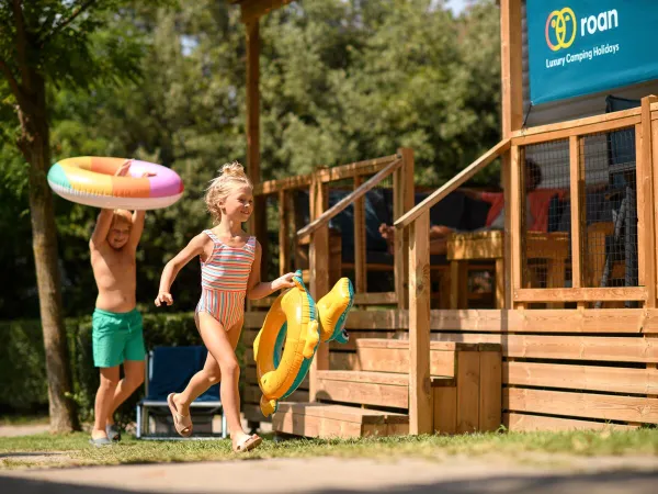 Playing around the accommodation at Roan camping hu Altomincio village.