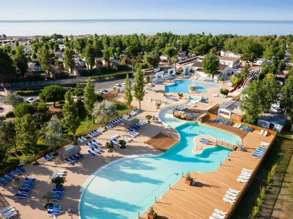 Overview of swimming pools at Roan camping Méditerranée Plage.