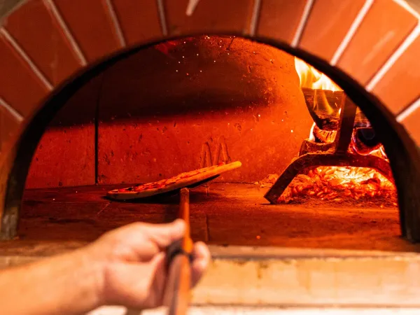 Pizza oven at Roan camping Lido Verbano.