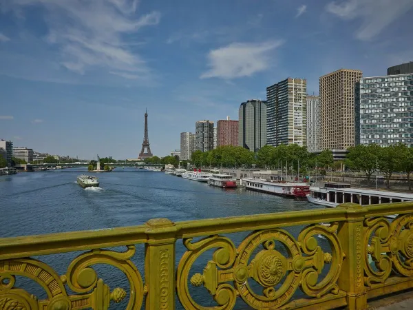 Atmosphere of Paris close to Roan camping Le Chêne Gris.