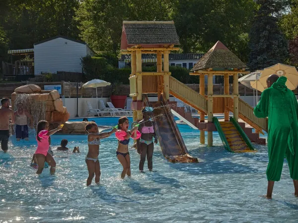 A water playground at Roan camping Le Chêne Gris.