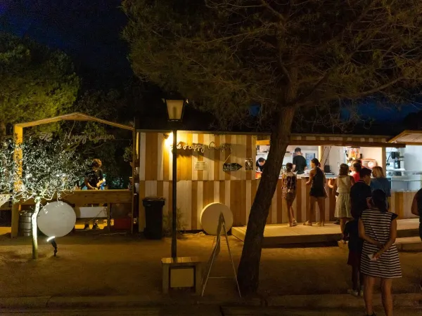 People at the happy camper at Roan camping Internacional de Calonge.