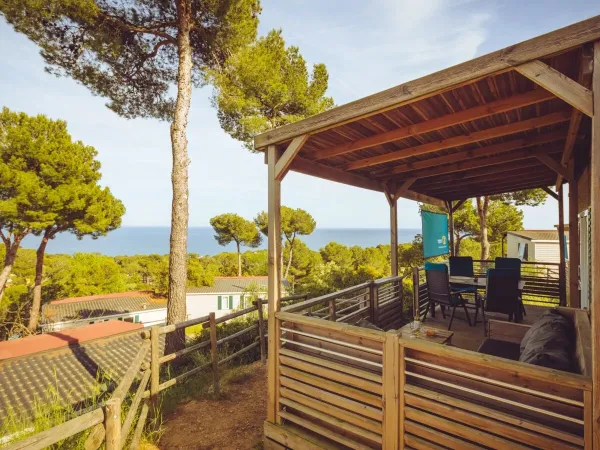 Sea view from the Premium Plus Lounge mobile home at Roan campsite Cala Gogo.