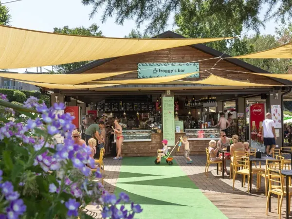 Froggy's snack and ice cream bar at Roan camping hu Altomincio village.