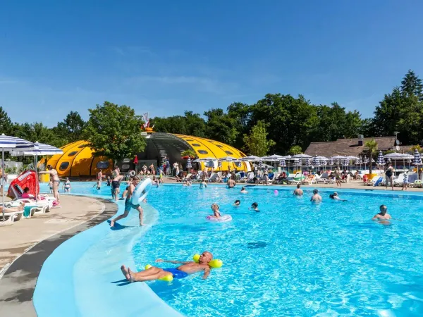 The outdoor pool at Roan camping hu Birkelt village.