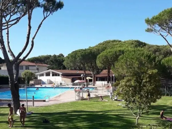 Swimming pool in daylight at Roan camping del Forte.