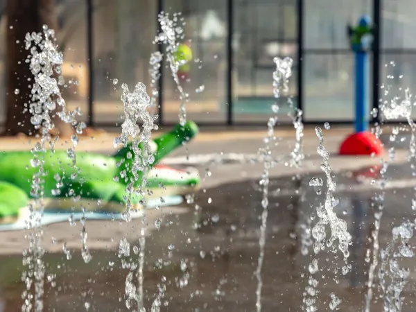 Water games at Roan camping Les Dunes.