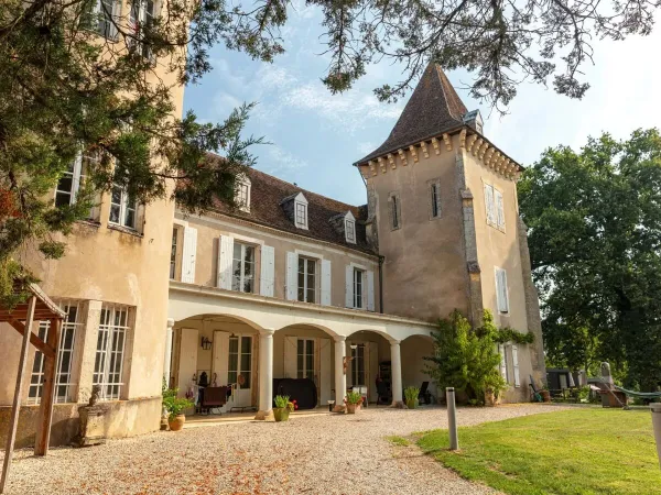 The castle at Roan camping Château de Fonrives.