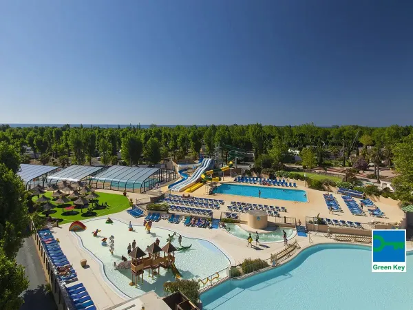 Overview of swimming pools at Roan camping Domaine de La Yole.