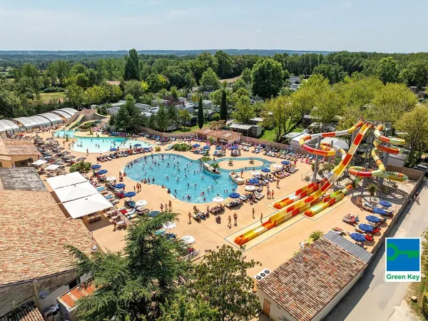 Water park at Roan camping Château de Fonrives.