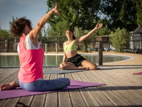 Yoga for complete holiday relaxation at Roan camping Le Méditerranée Plage.